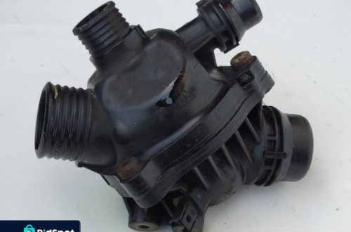 OBUDOWA TERMOSTATU TERMOSTAT BMW E60 E61 E63 E65 E66 N52 2.5 3.0 F-VAT