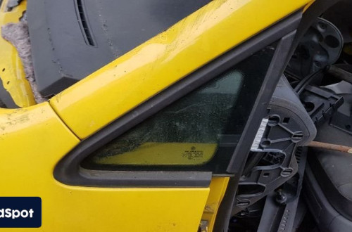 VOLKSWAGEN CADDY III 2K0 SZYBA KAROSERYJNA LEWY PRZÓD
