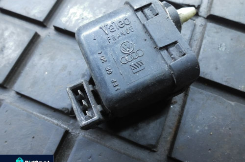 SILNICZEK REGULACJI LAMPY VW AUDI SEAT
