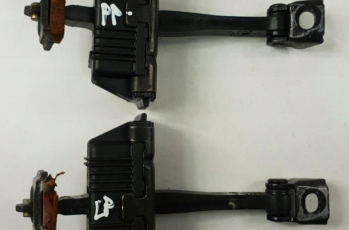 OGRANICZNIK DRZWI PRZÓD BMW E91 E90 7060189