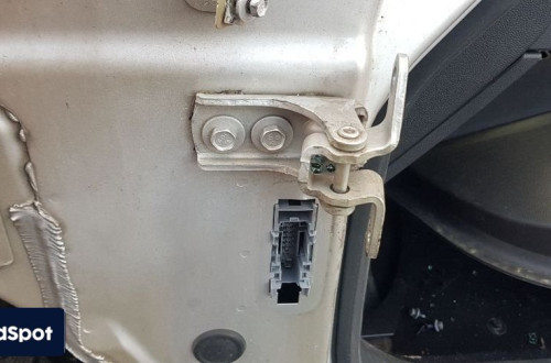 OPEL ASTRA J ZAWIAS LEWY PRZÓD GÓRNY Z176