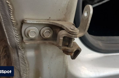 OPEL ASTRA J ZAWIAS LEWY PRZÓD DOLNY Z176