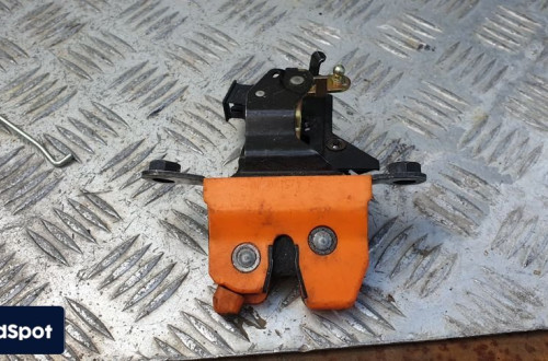 skoda octava i zamek klapy tyl tylnej bagaznika 1u6827501c