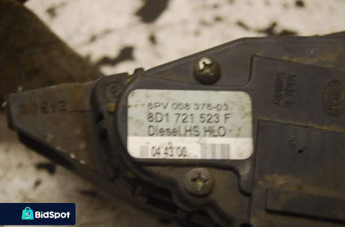 PEDAŁ POTENCJOMETR GAZU 8D1721523A VW PASSAT B5 2.8 AUDI 8D1721523F