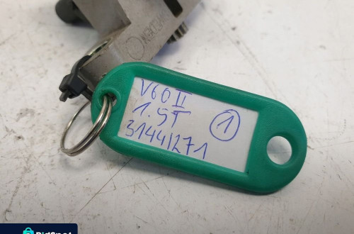 Volvo V60 II 1.5 T CZUJNIK POŁOŻENIA WAŁU 31441271