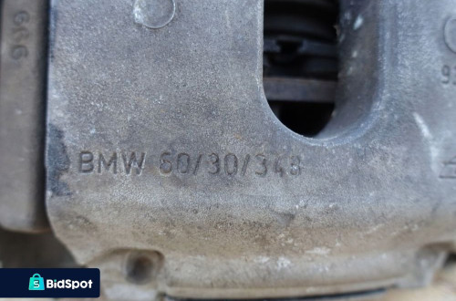 BMW F10 535 3.0 i PRZEDNIA ZWROTNICA piasta PRAWA