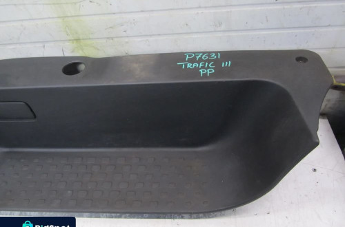 renault trafic 1.6dci stopień kabiny prawy przód