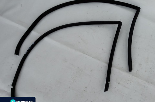 USZCZELKA SZYBY KAROSERYJNEJ LEWA PRAWA BMW E39 KOMBI F-VAT