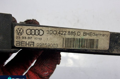 CHŁODNICZKA OLEJU VOLKSWAGEN PHAETON 3D0422885D