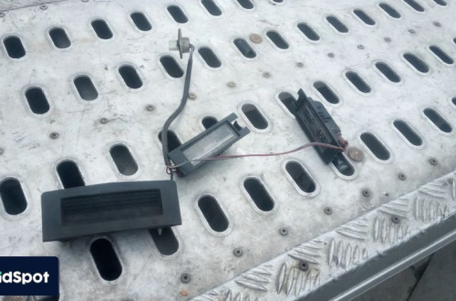 opel astra h wlacznik micro wlacznik lampki klapy bagaznika