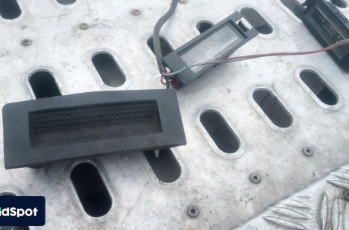 opel astra h wlacznik micro wlacznik lampki klapy bagaznika