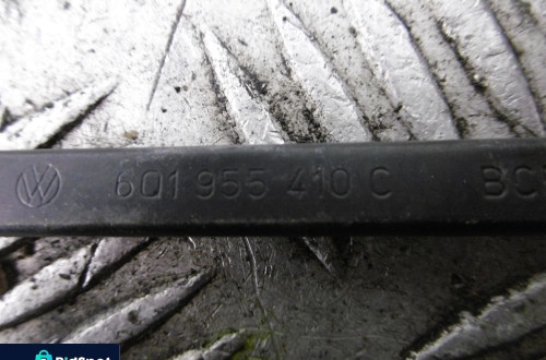 RAMIE WYCIERACZKI PRZÓD PRAWY  VOLKSWAGEN POLO 4