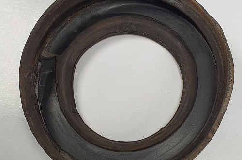 GUMA PODKŁADKA SPRĘŻYNY PRZÓD MERCEDES W126