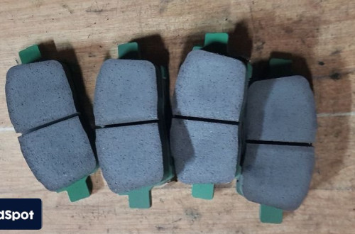 TOYOTA CELICA PRIUS  KLOCKI HAMULCOWE PRZÓD 04465-52120