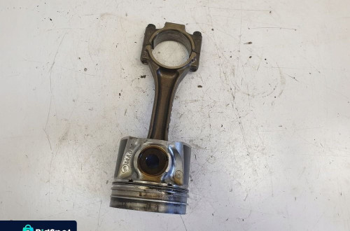 VW Golf V 1.9 TDI TŁOK KORBOWÓD