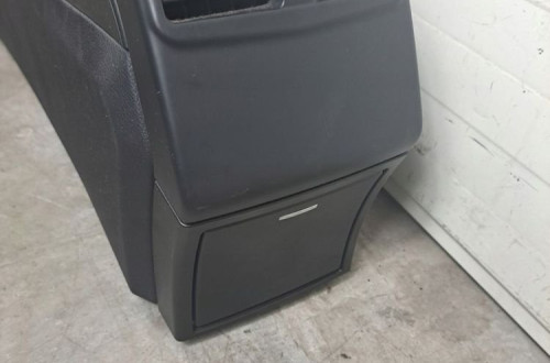 PODŁOKIETNIK TUNEL ŚRODKOWY MERCEDES W212 KOMBI