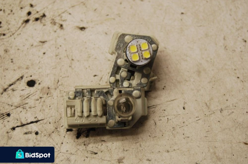 WKŁAD LAMPY PRAWY LEWY TYŁ W KLAPĘ AUDI A3 8P SPORTBACK 8P4945258A 8P4945257A