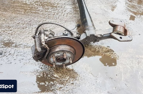 CHEVROLET CRUZE 2012 BELKA ZAWIESZENIA TYŁ 5X105