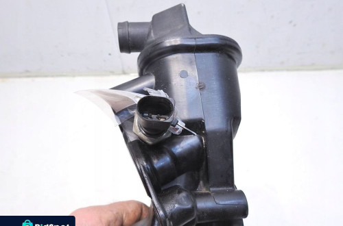 OBUDOWA FILTRA OLEJU AUDI A4 B7 2.0 TFSI