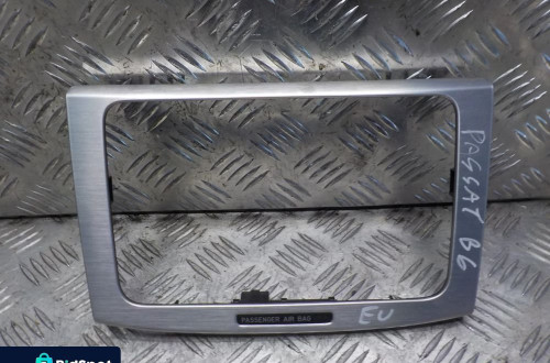 VW PASSAT B6 RAMKA POPIELNICZKA DEKOR KOMPLET