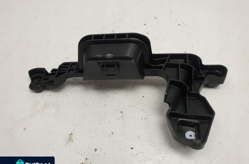 Opel Corsa F PRAWY WSPORNIK KLAMKI WEWNĘTRZNEJ