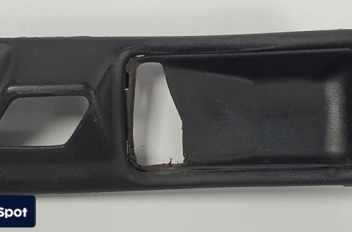 OSŁONA KLAMKI DRZWI LEWY PRZÓD MERCEDES W126