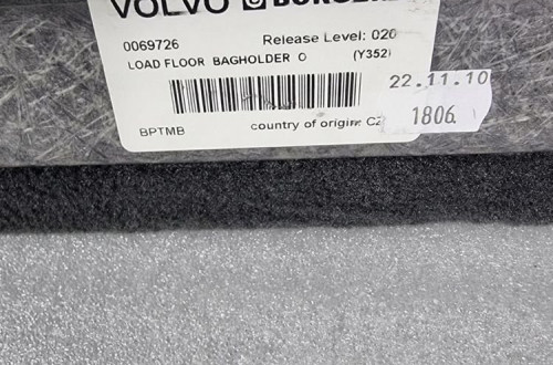 VOLVO V60 WYKŁADZINA PODŁOGA BAGAŻNIKA 39813519