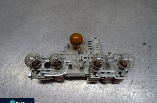 VW Passat B5 FL  1.9 TDI WKŁAD LAMPY PRAWY TYŁ TYLNY
