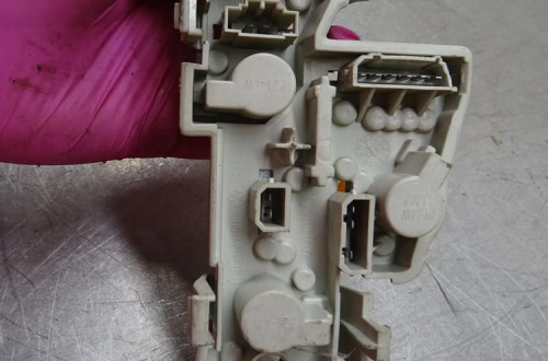 VW Passat B5 FL  1.9 TDI WKŁAD LAMPY PRAWY TYŁ TYLNY