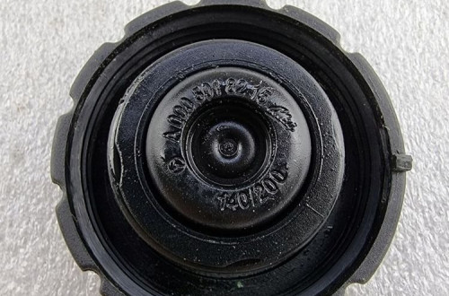 KOREK NAKRĘTKA ZBIORNIKA A0005018215 MERCEDES