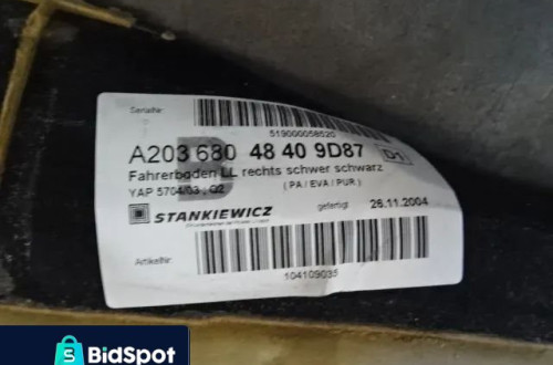 WYKŁADZINA DYWAN MERCEDES W203 KOMBI 00-07 NR167