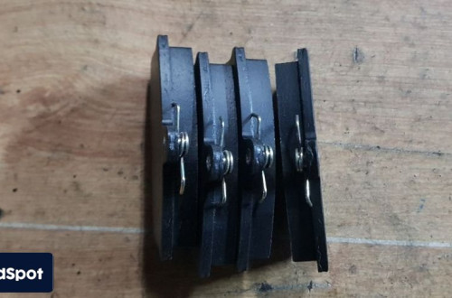 AUDI 80 B2 100 C3  79-86 KLOCKI HAMULCOWE PRZÓD