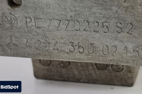 ŁAPA PODUSZKA DYFRA MERCEDES W204 CDI A2043500215