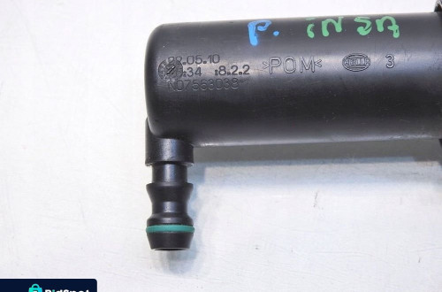 SPRYSKIWACZ LAMPY PRAWY OPEL INSIGNIA A 13227348