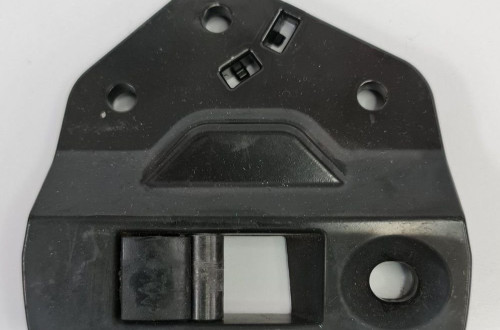 ZACZEP ZAMEK DACHU PRAWY MERCEDES W208 A2087700226