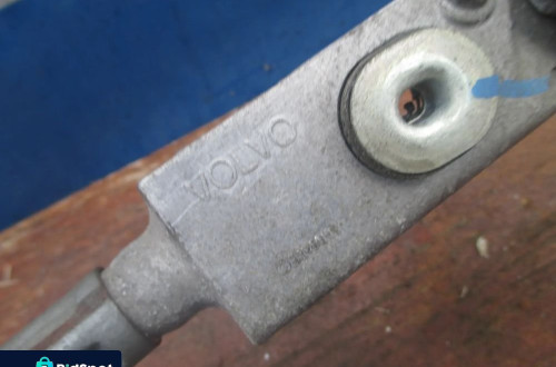 Mechanizm silniczek wycieraczek VALEO VOLVO V70 II FL EUROPA