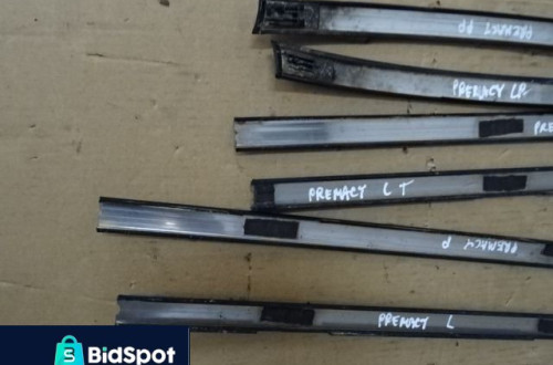 LISTWA LISTWY DACHOWE MAZDA PREMACY I LIFT 01-05 NR205