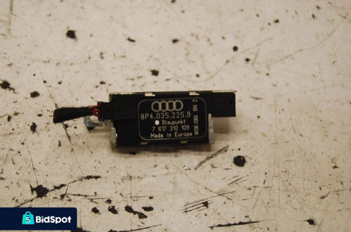 WZMACNIACZ ANTENOWY ANTENY 8P4035225B AUDI A3 8P SPORTBACK