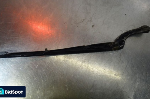 RAMIĘ WYCIERACZKI PRZÓD LEWE AUDI A4 B6 1.9TDI 8E1955405