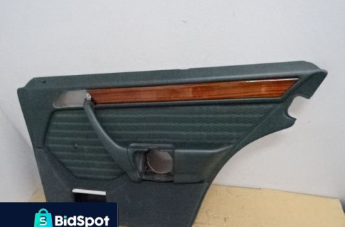 BOCZEK BOCZKI DRZWI MERCEDES W124 KOMBI 84-93 NR405