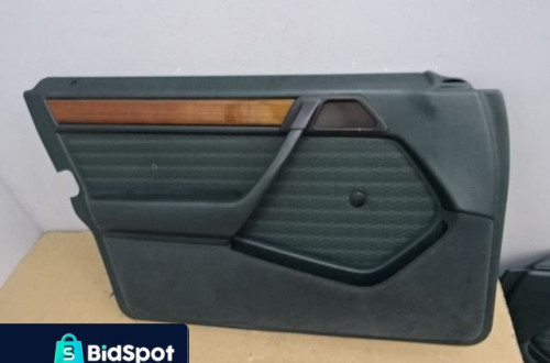 BOCZEK BOCZKI DRZWI MERCEDES W124 KOMBI 84-93 NR405