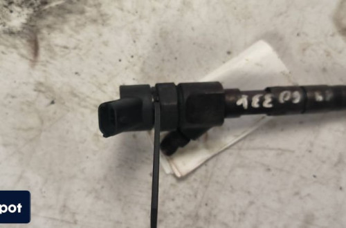 WTRYSKIWACZ OPEL VIVARO II