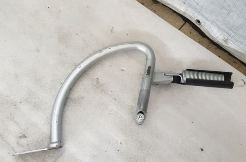 AUDI A4 B8 SEDAN ZAWIAS PRAWY KLAPY TYŁ