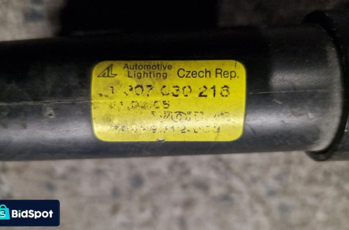 VOLVO V50 S40 II SPRYSKIWACZ LAMPY LEWY 1307030218