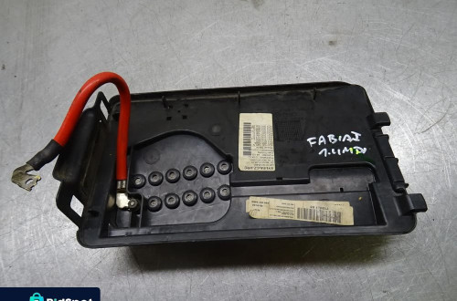 SKODA FABIA I 99-03 1.4 MPI SKRZYNKA BEZPIECZNIKÓW