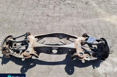 BELKA / SANKI TYŁ MERCEDES W124