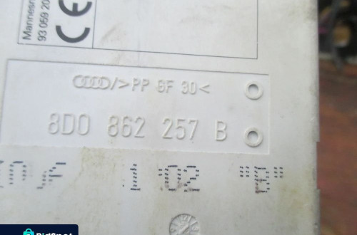 Pompka centralnego zamka AUDI A3 A4 A6 8D0862257B