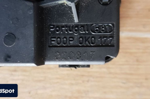 BMW E46 E61 ZAMEK KLAPY SZYBY TYŁ 8218849