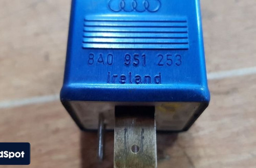 AUDI VOLKSWAGEN PRZEKAŹNIK 202 8A0951253