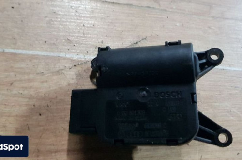 AUDI A4 B6 SILNICZEK NAGRZEWNICY 0132801303